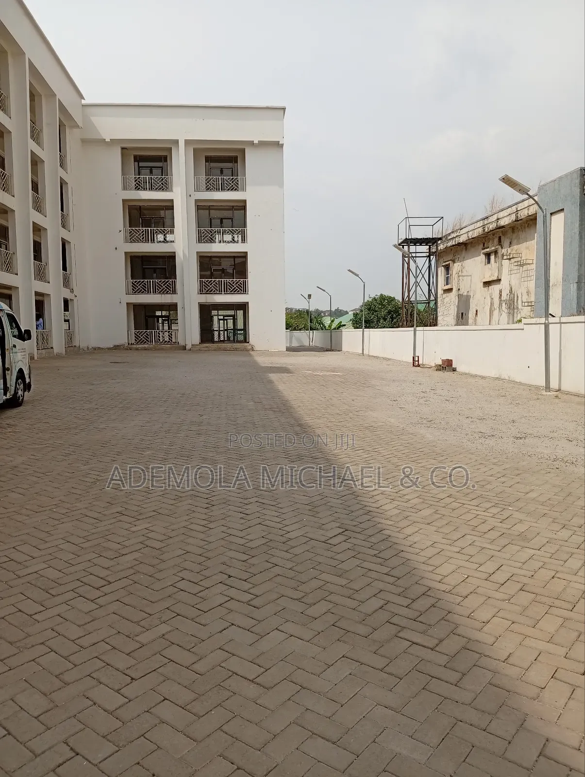 Commercial Building for Lease