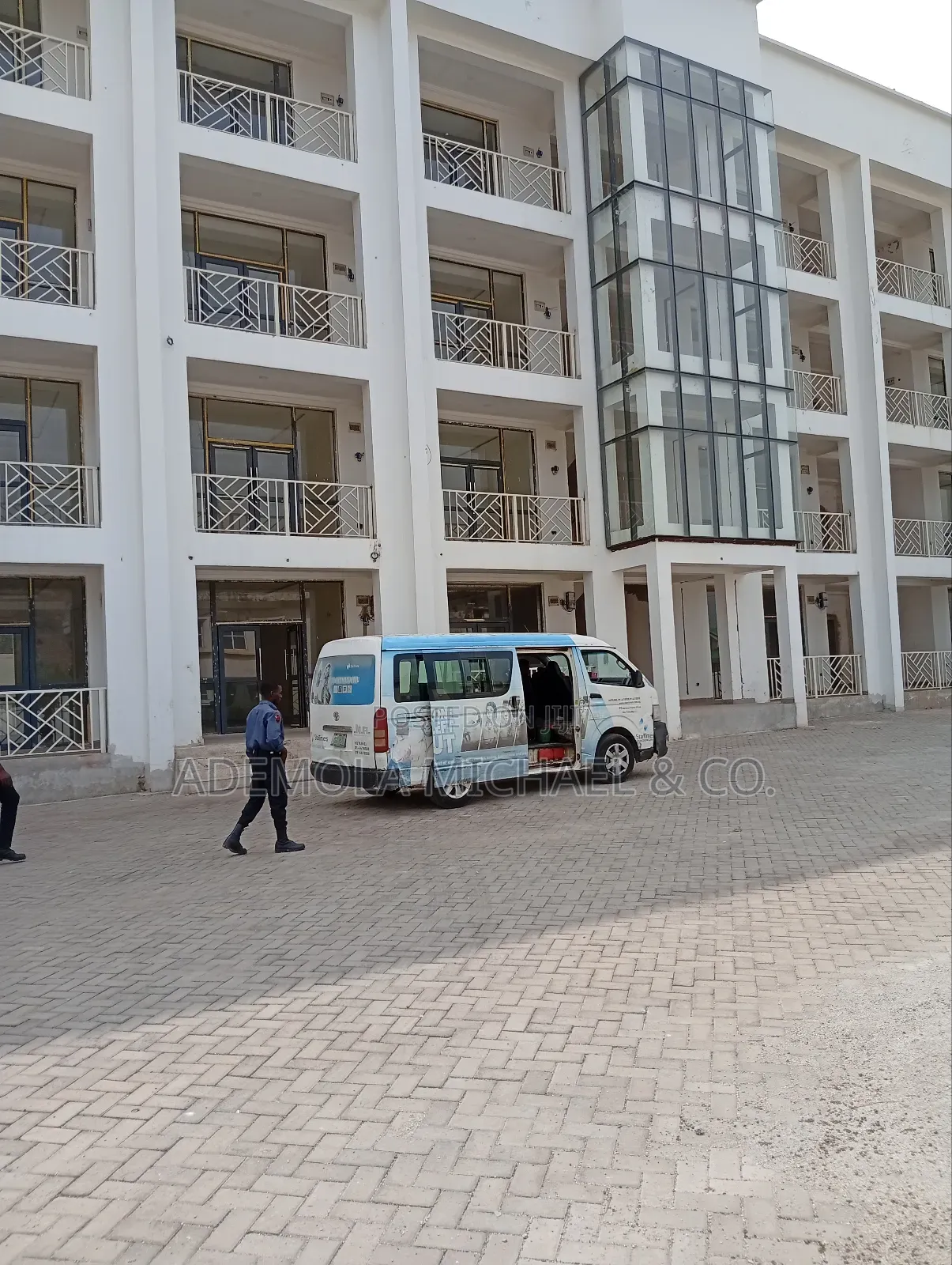 Commercial Building for Lease