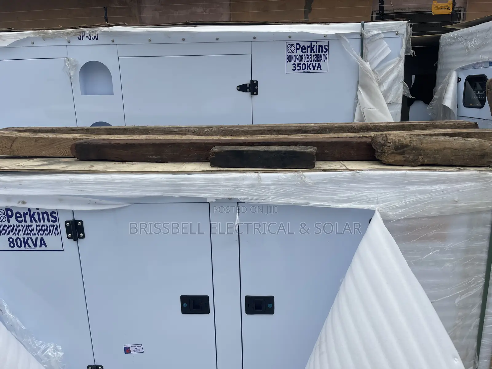 Silent England Perkins Soundproof Diesel Generator 350kva
