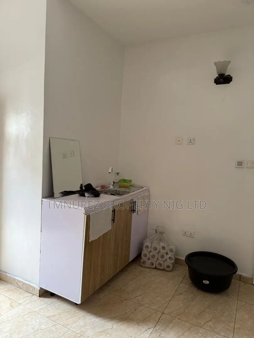 Furnished Studio Apartment in Orchild, Chevron for rent