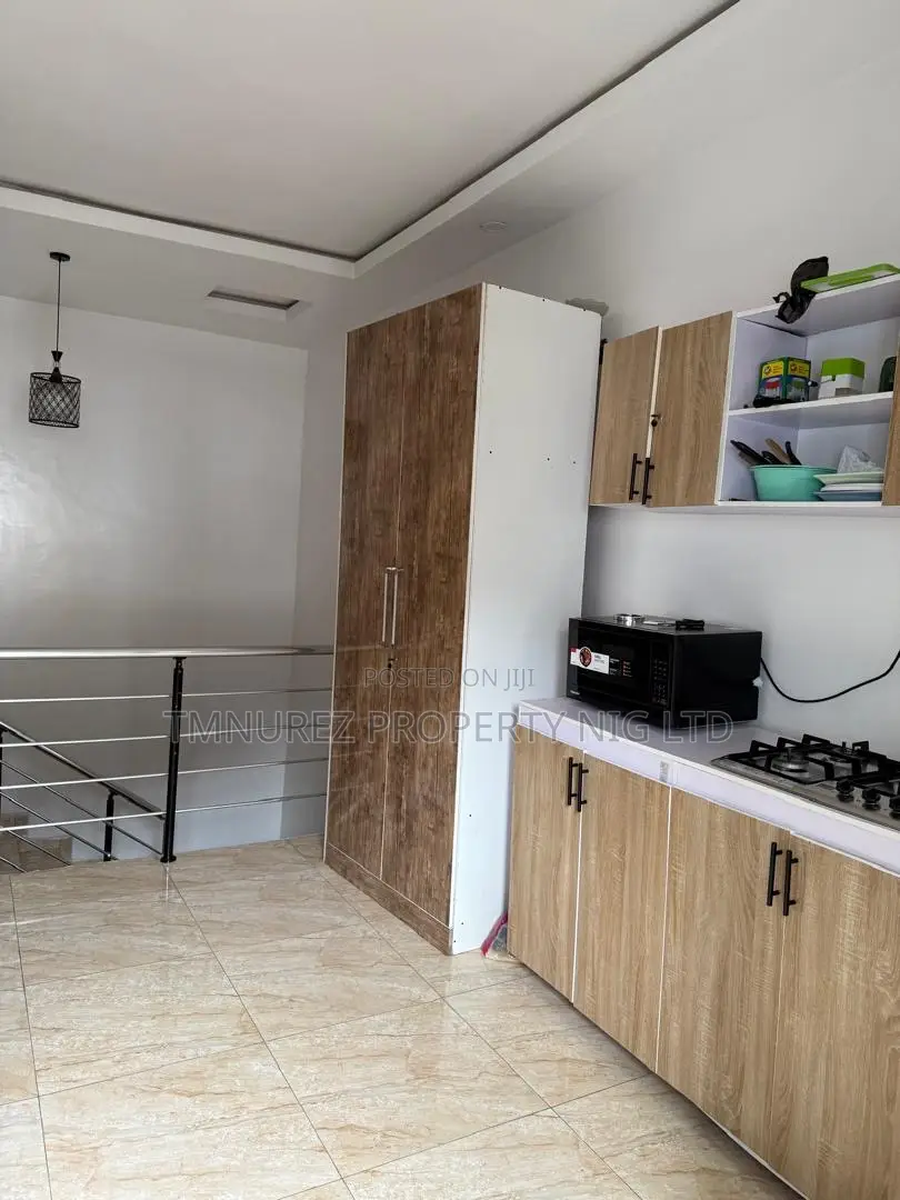 Furnished Studio Apartment in Orchild, Chevron for rent