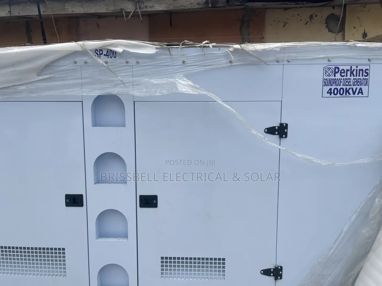 Silent England Perkins Soundproof Diesel Generator 400kva