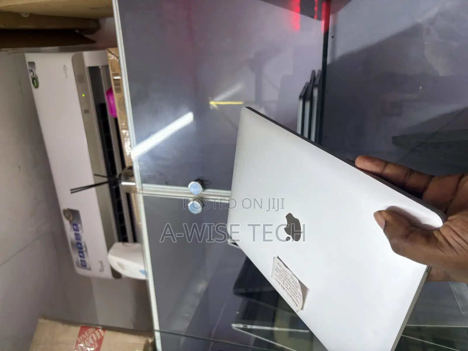 Laptop Apple MacBook Pro 2018 8GB Intel Core I5 SSD 256GB