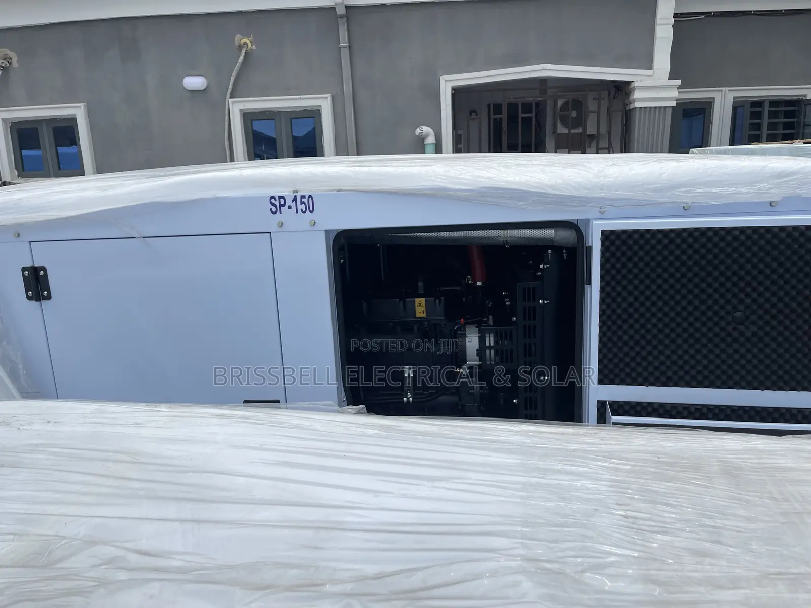 Silent England Perkins Soundproof Diesel Generator 150kva