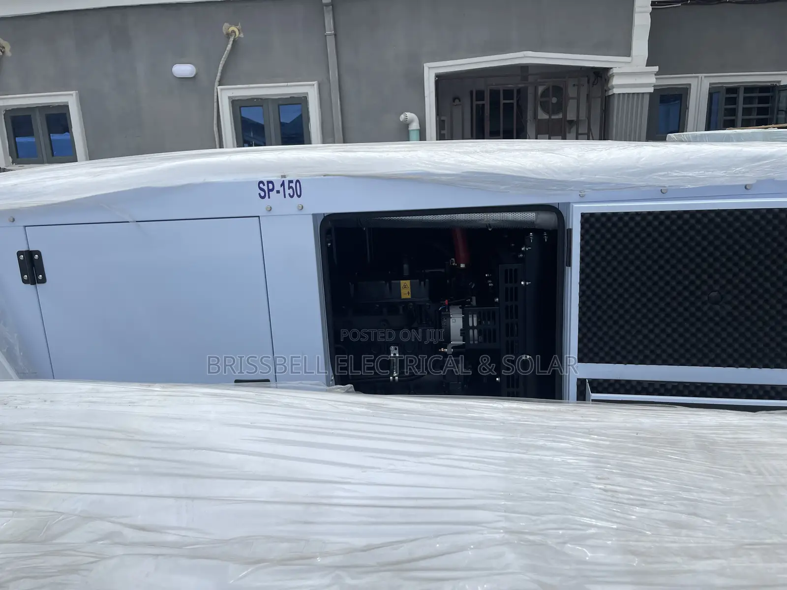 Silent England Perkins Soundproof Diesel Generator 150kva