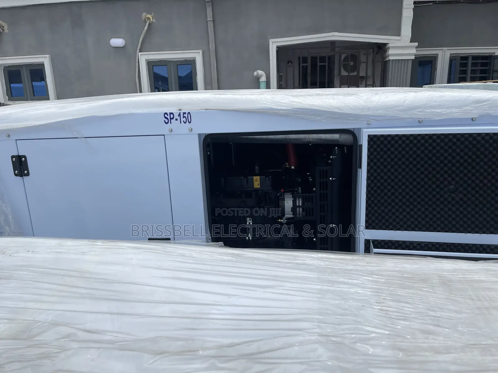 Silent England Perkins Soundproof Diesel Generator 150kva