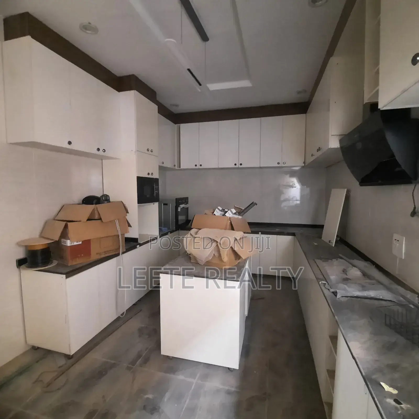 5bdrm Duplex in Lokogoma for sale