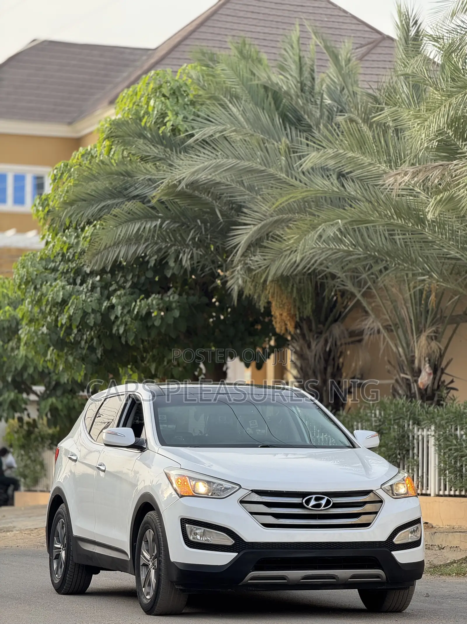 Hyundai Santa Fe 2014 White