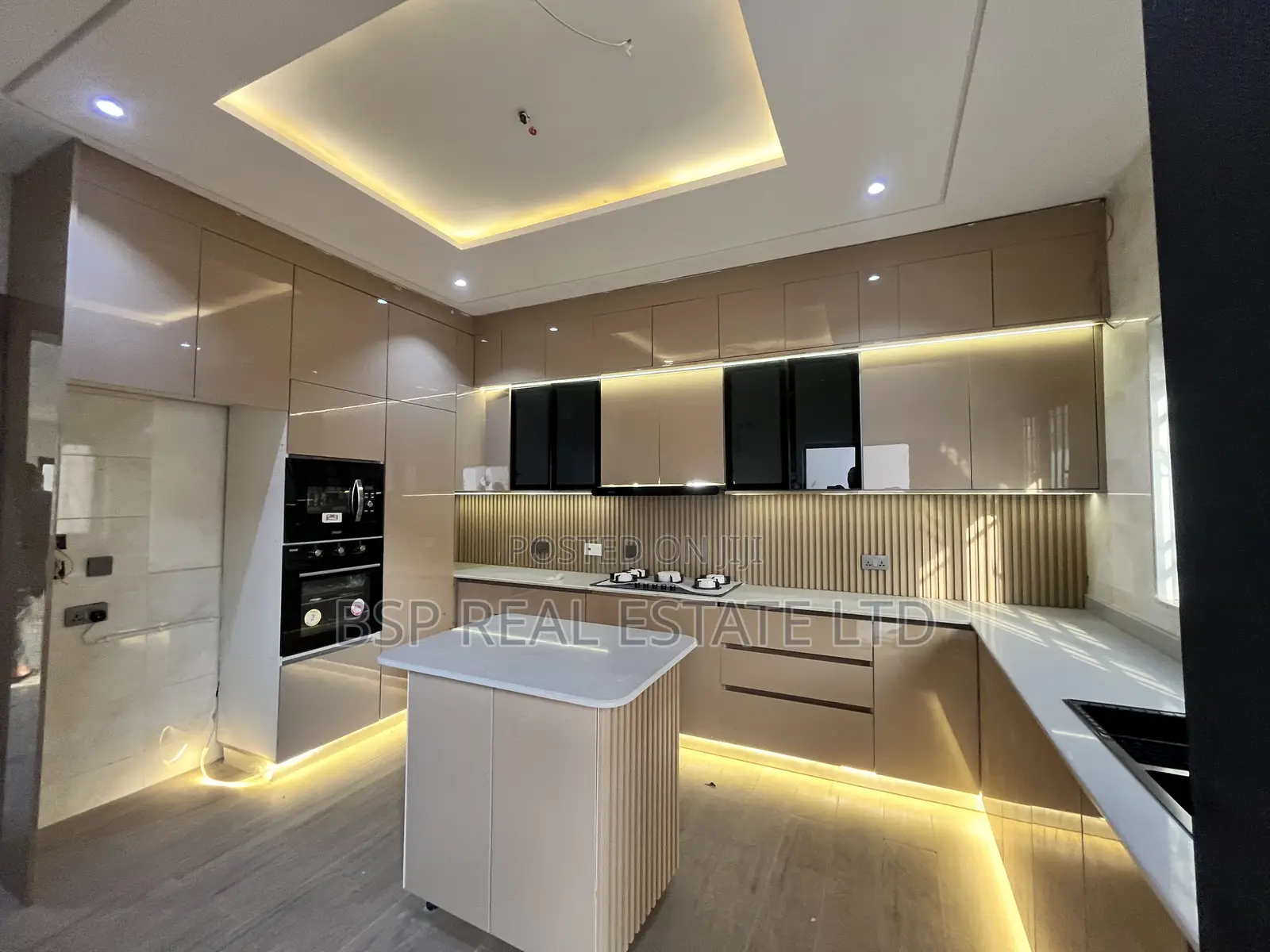 4bdrm Townhouse/Terrace in Jahi for sale