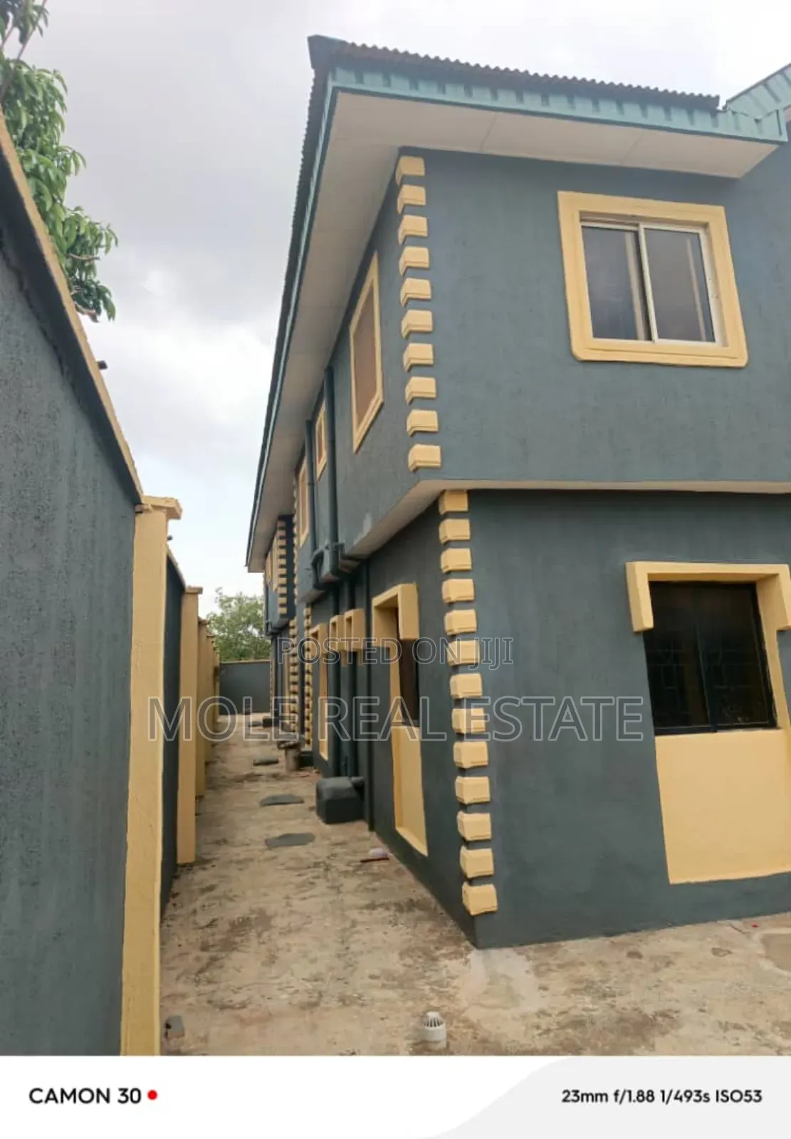3bdrm Block of Flats in Toll Gate, Ajegunle for sale