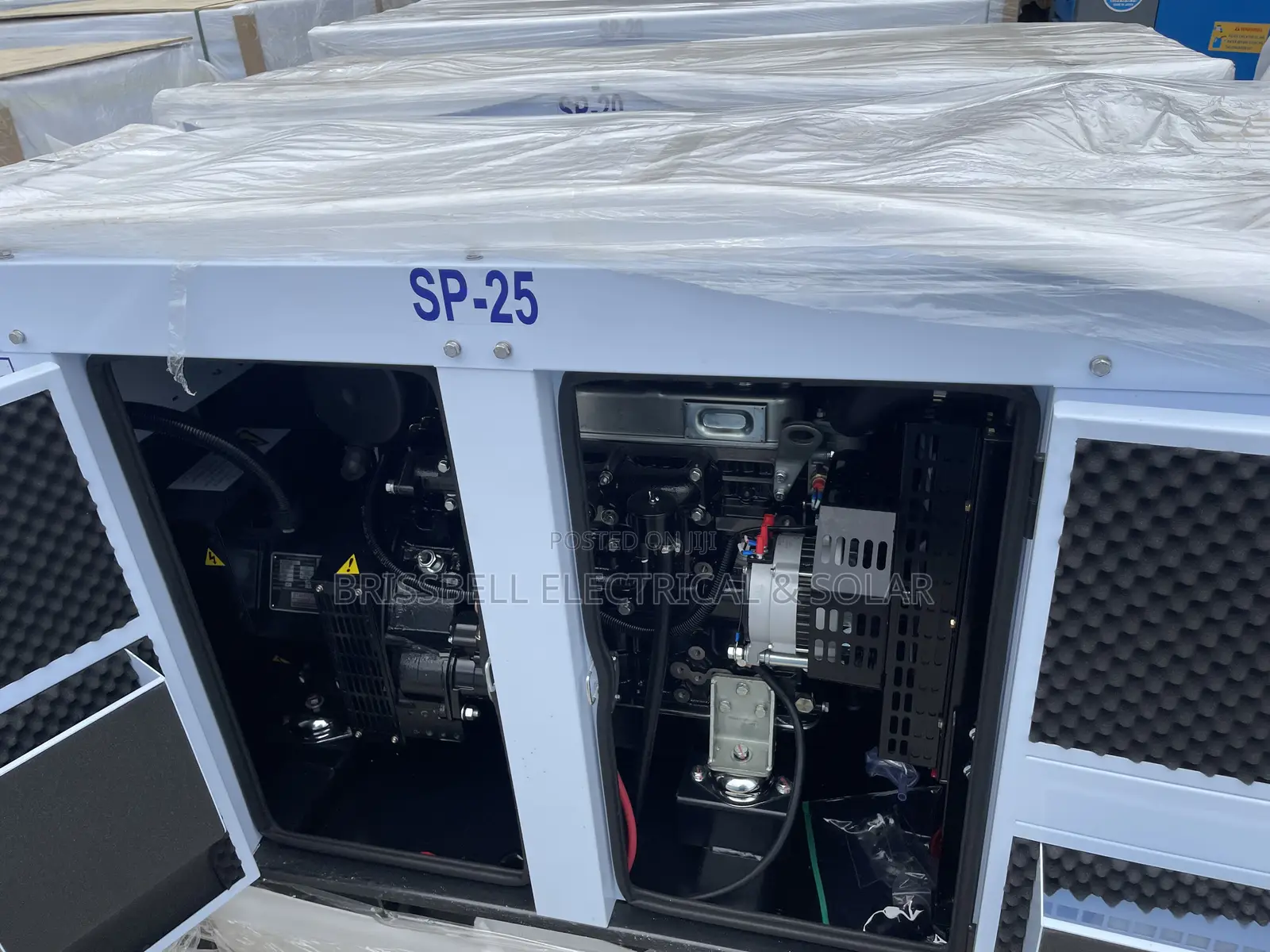 Brilliant England Perkins Soundproof Diesel Generator 25kva