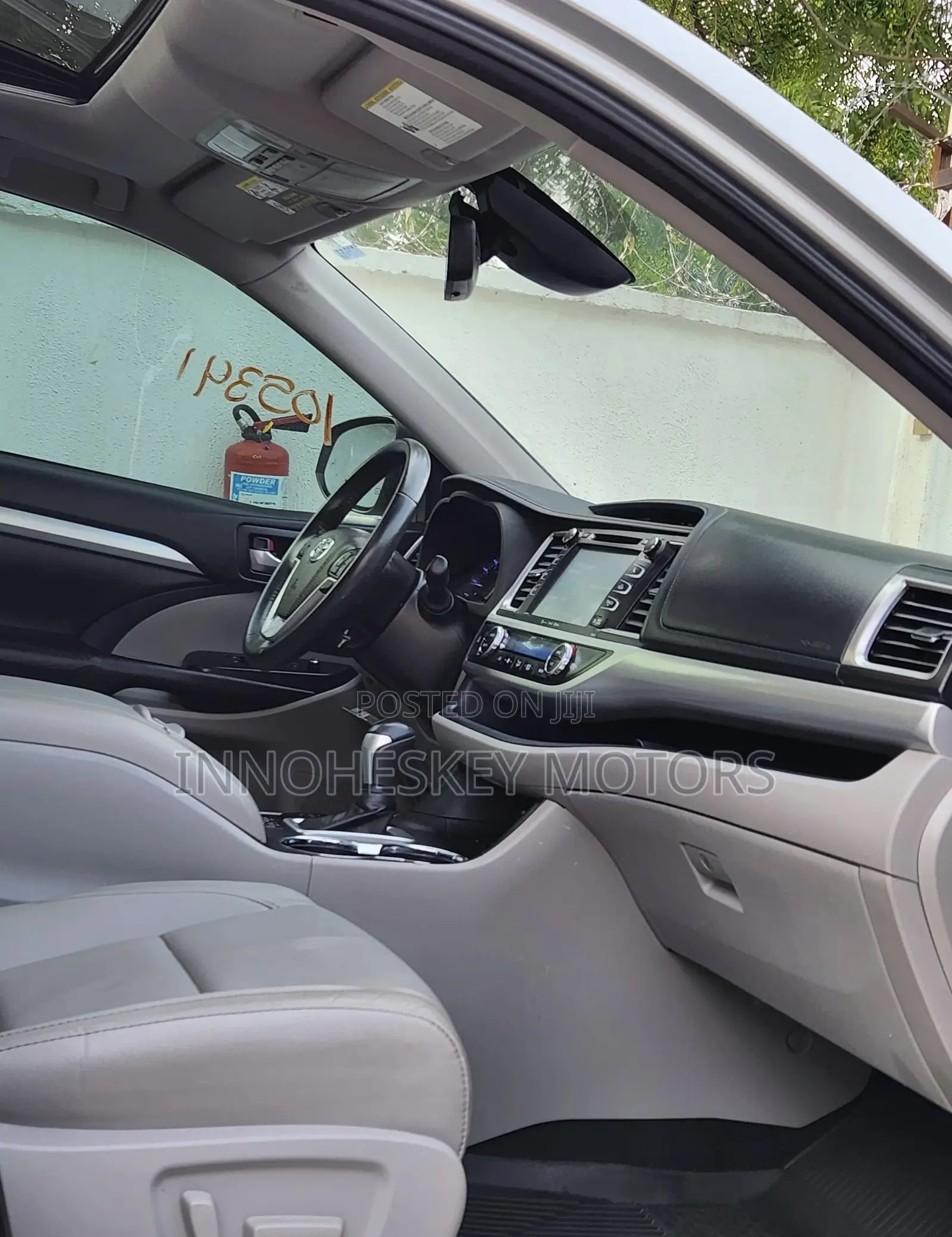 Toyota Highlander XLE 2019 Silver