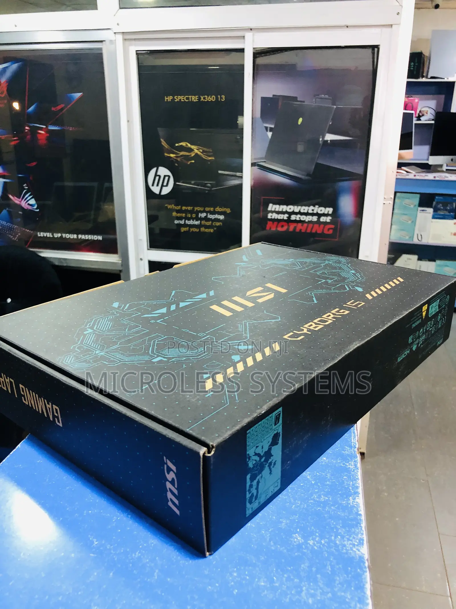 New Laptop MSI Cyborg 15 16GB Intel Core i7 SSD 512GB