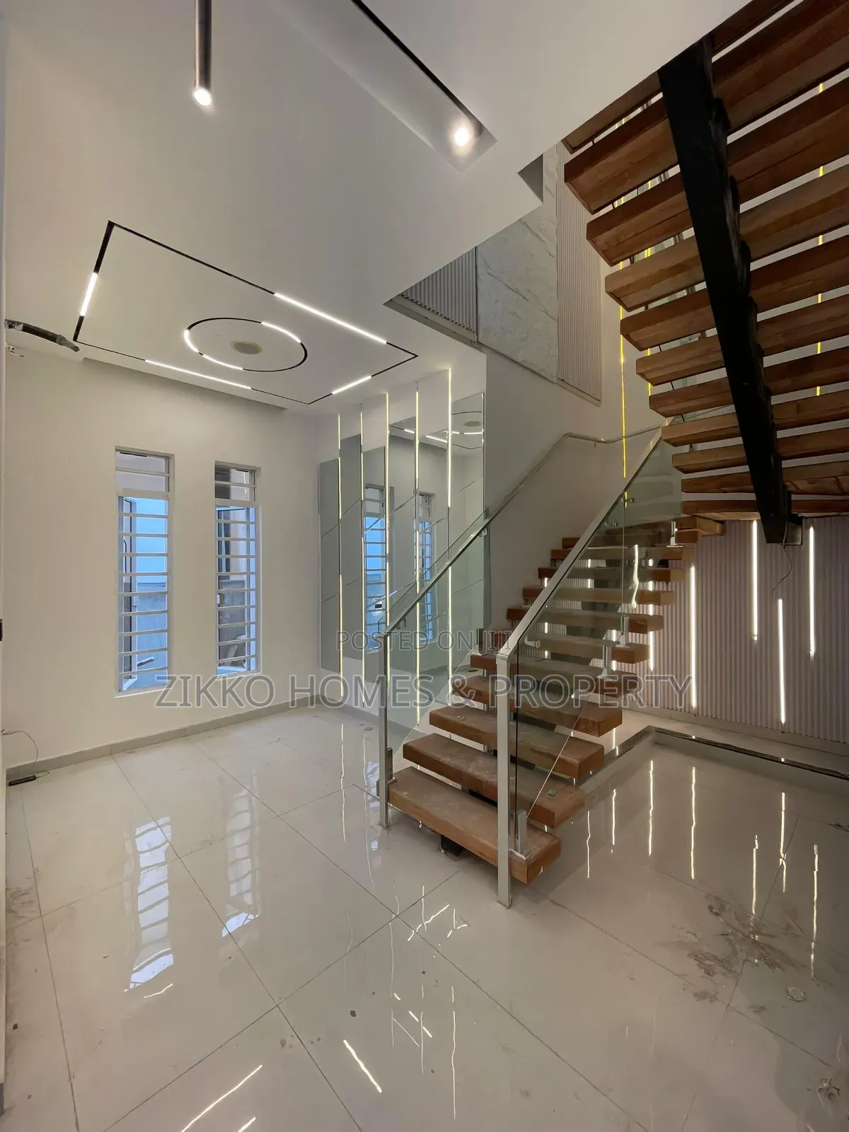 5bedroom Available for Sale in Chevron
