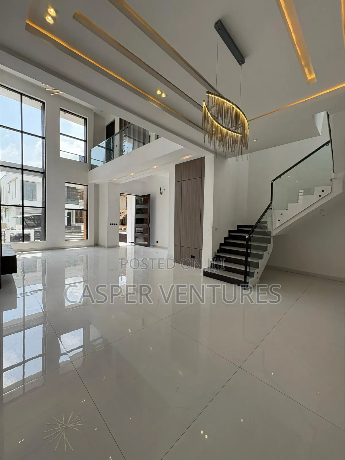 5bdrm Duplex in Lekki County, Ikota for sale