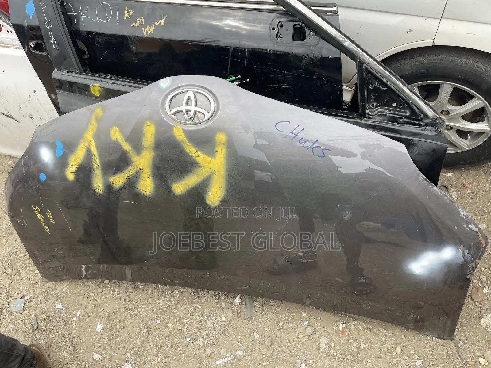 Toyota Sienna Bonnet 2012