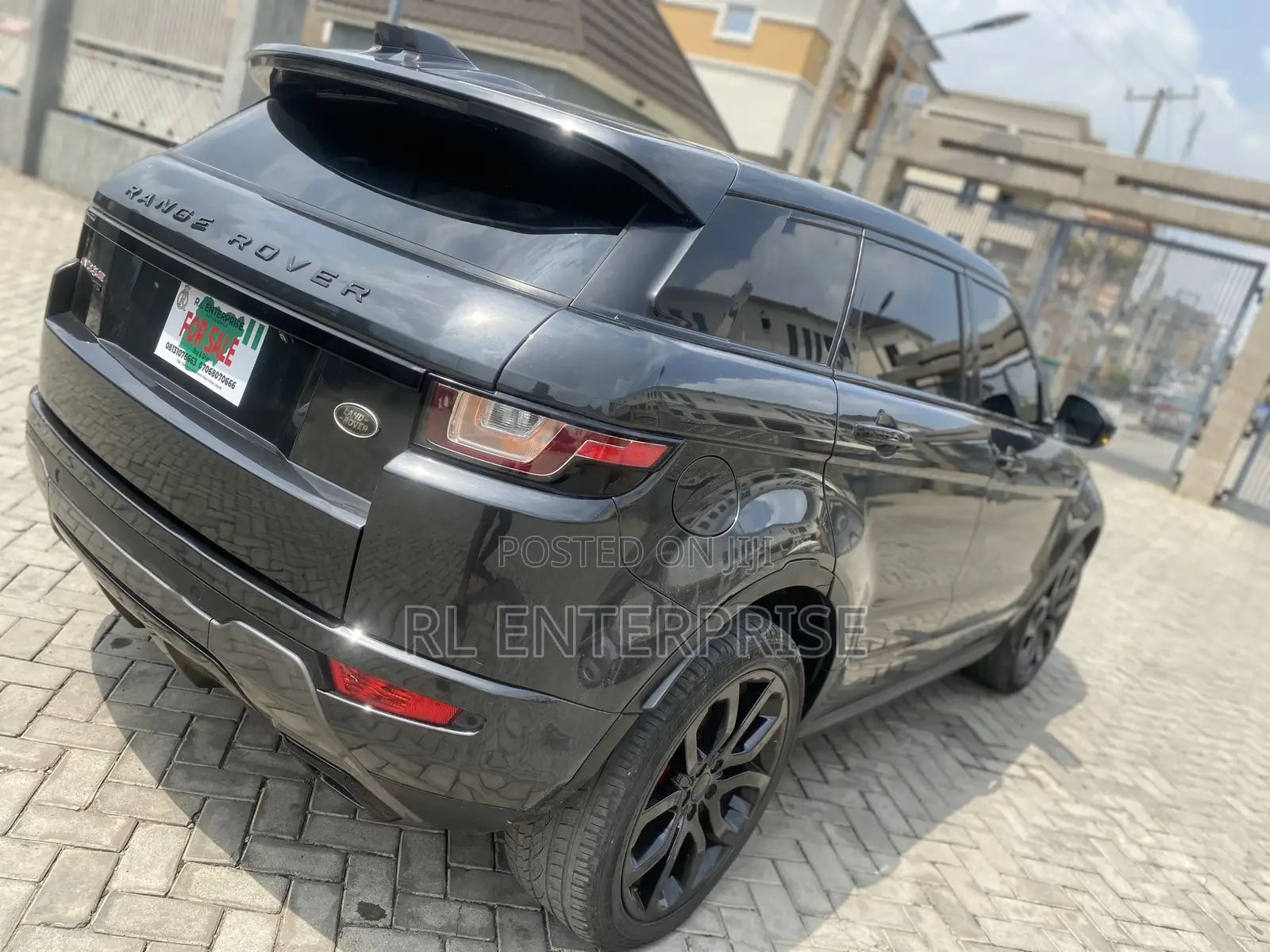 Land Rover Range Rover Evoque HSE 4x4 5-Door 2019 Gray