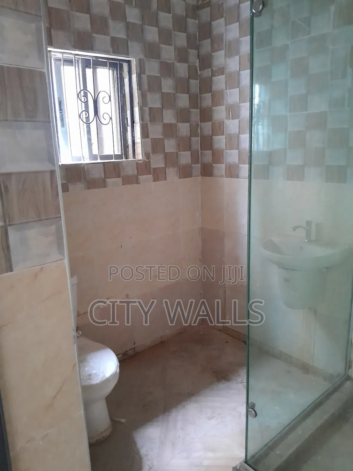 2bdrm Block of Flats in Seaside Estate, Badore for rent