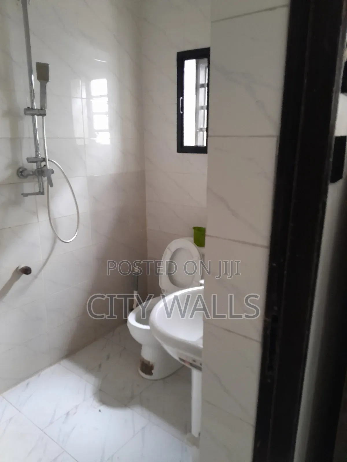 2bdrm Block of Flats in Seaside Estate, Badore for rent