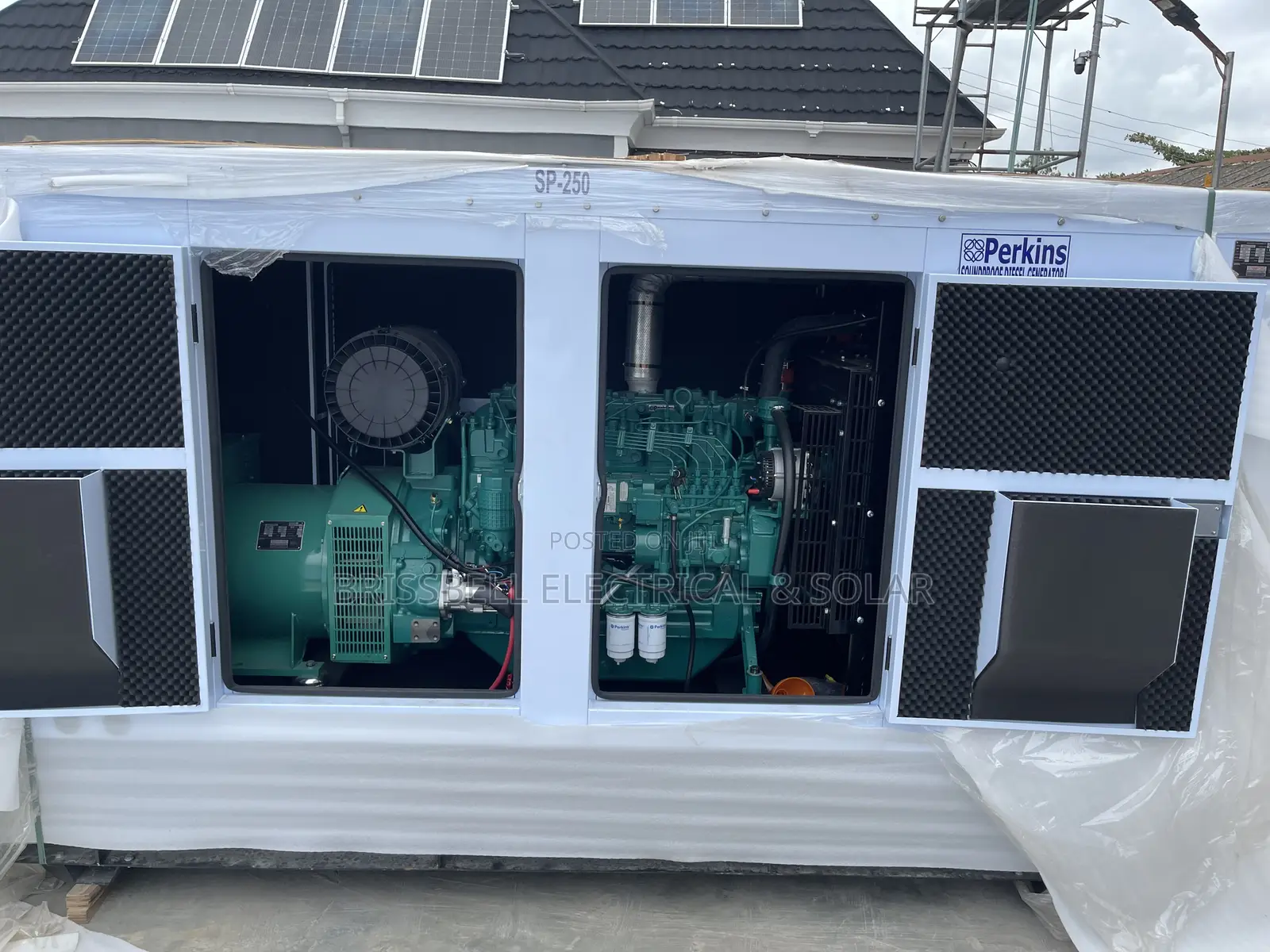 Brilliant England Perkins Soundproof Diesel Generator 250kva