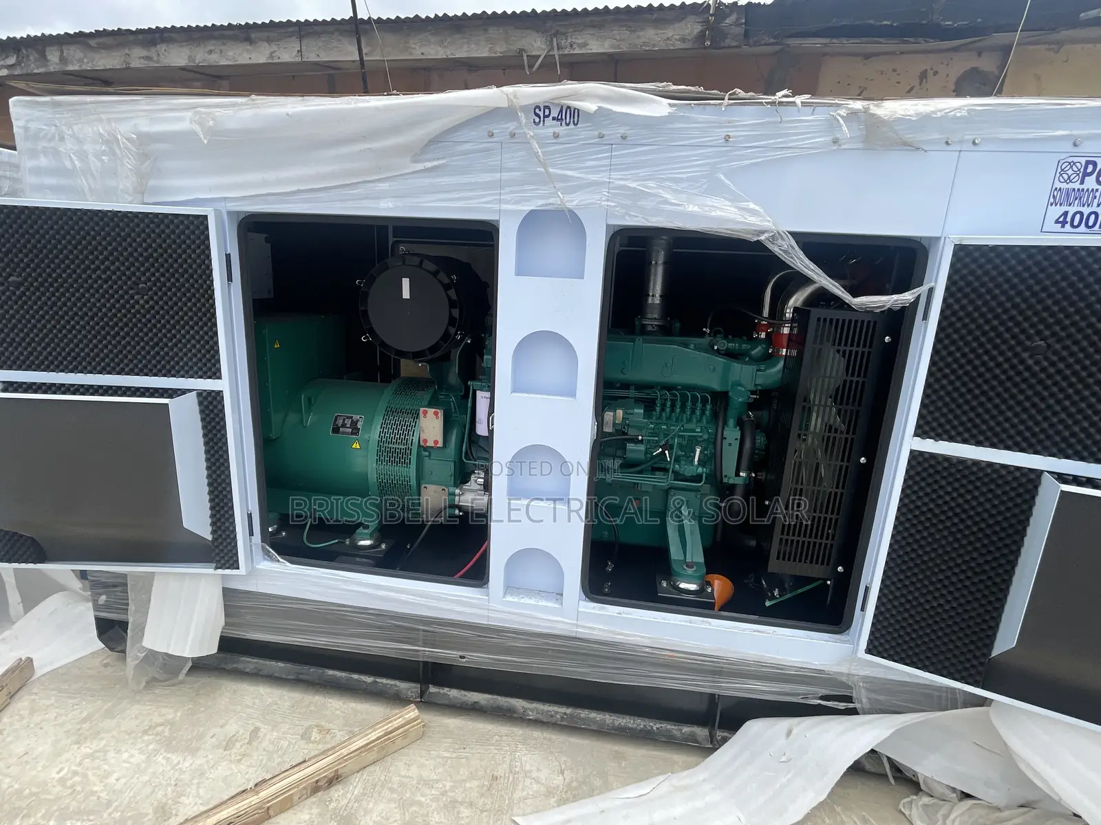 Brilliant England Perkins Soundproof Diesel Generator 400kva