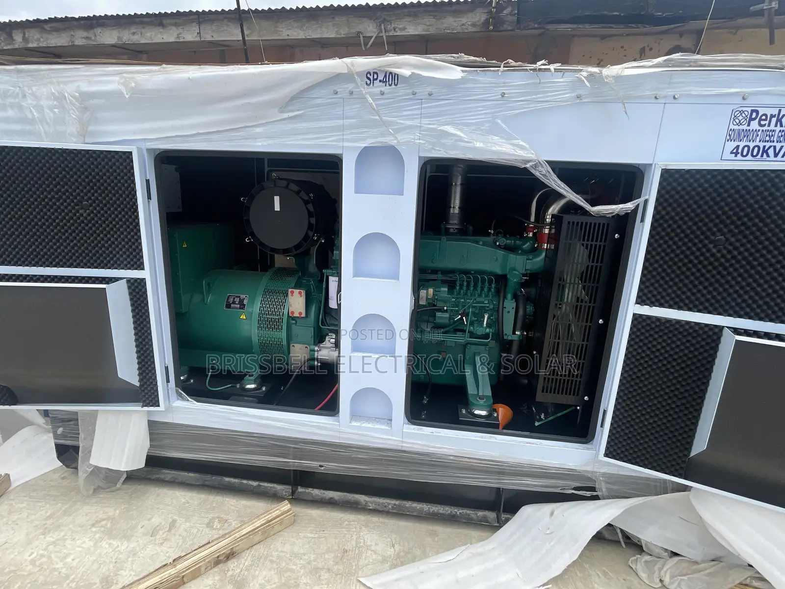 Brilliant England Perkins Soundproof Diesel Generator 400kva
