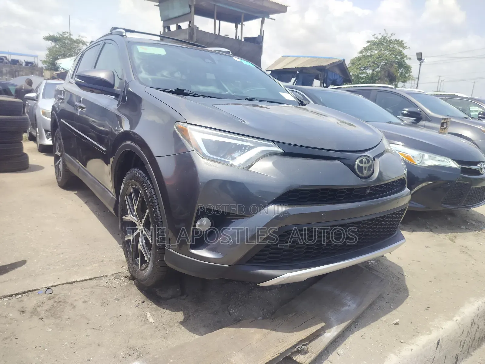 Toyota RAV4 SE AWD (2.5L 4cyl 6A) 2017 Gray