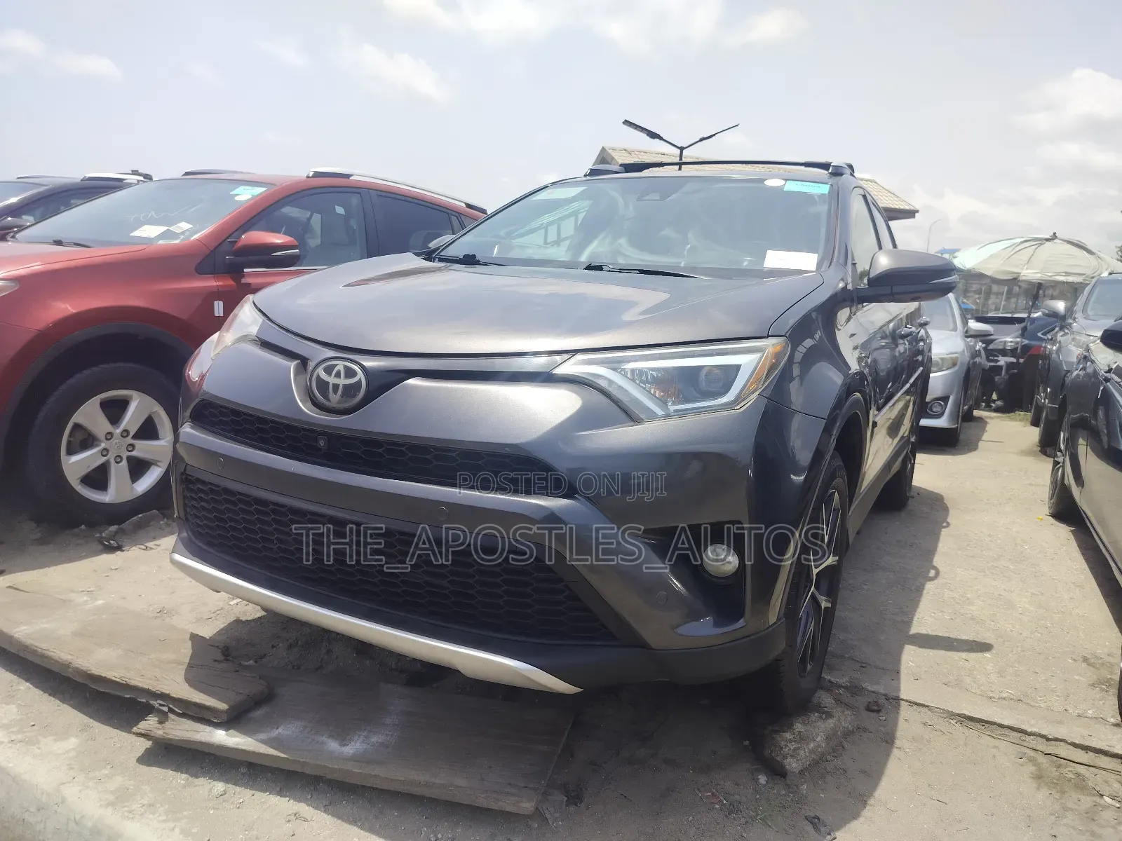 Toyota RAV4 SE AWD (2.5L 4cyl 6A) 2017 Gray
