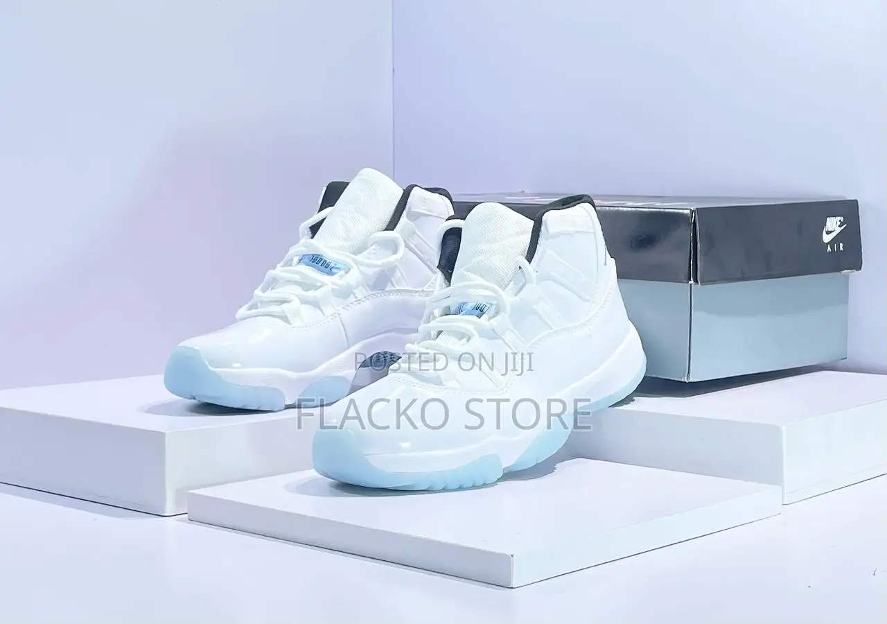 Original Jordan 11 Legend Blue Sneakers
