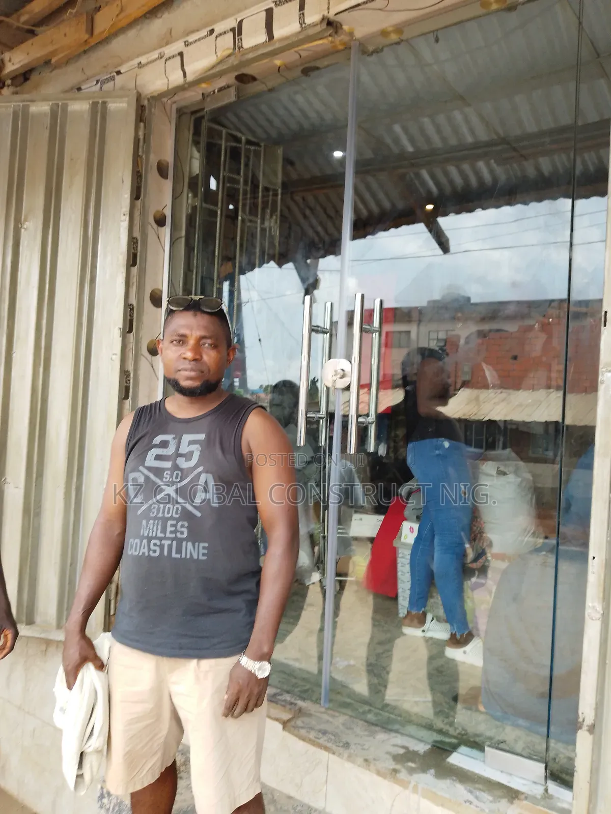 Frameless Double Leaves Swing Door 1