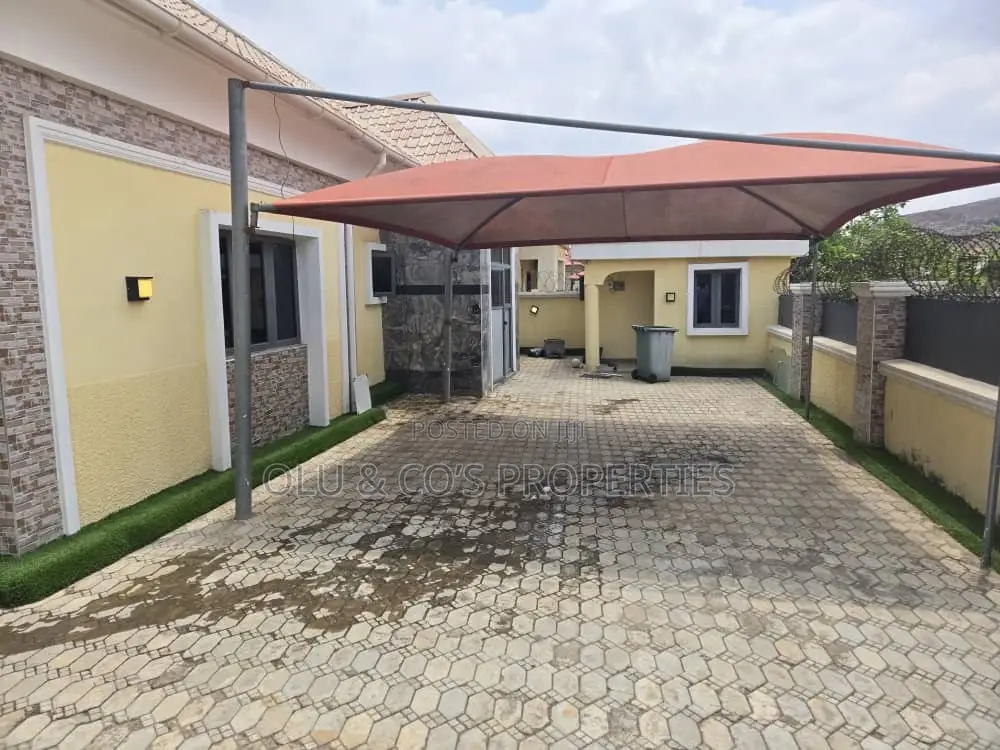 Furnished 3bdrm Bungalow in Fortroyal Estate, Lugbe District for sale
