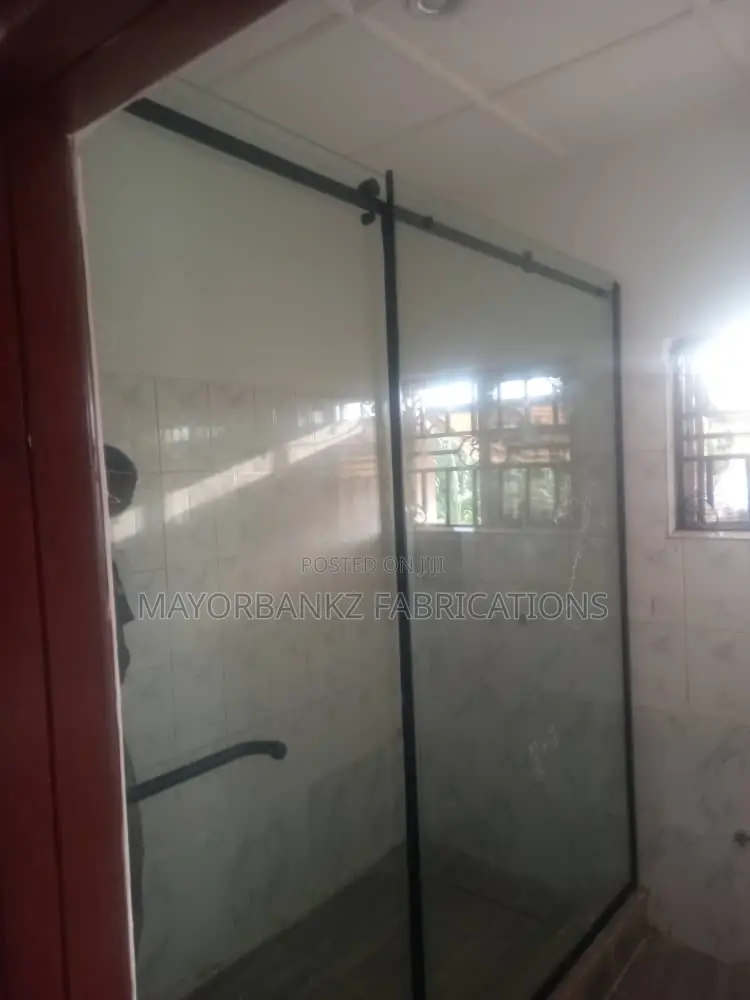 Sliding Shower Cubicle With Black Accessories