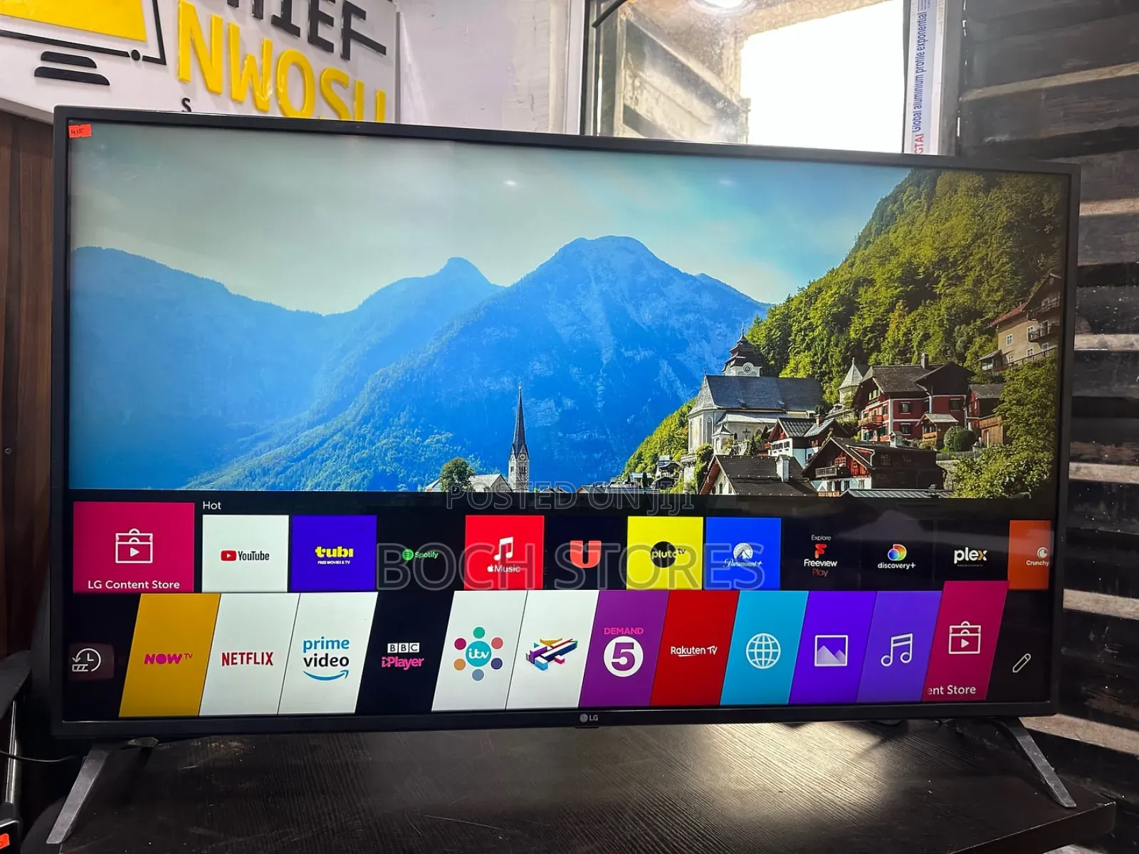 Lg 50inches Smart Tv With Airplay and Bluetooth