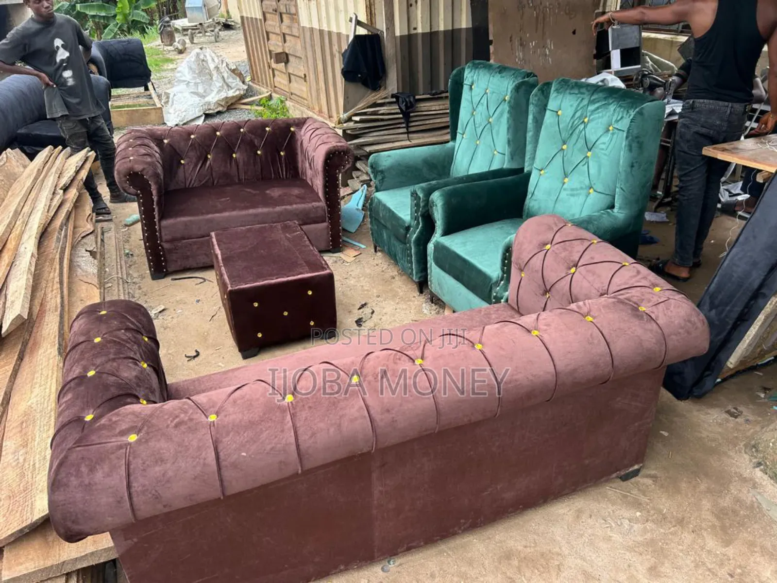 Complete Set of Sofa With Table