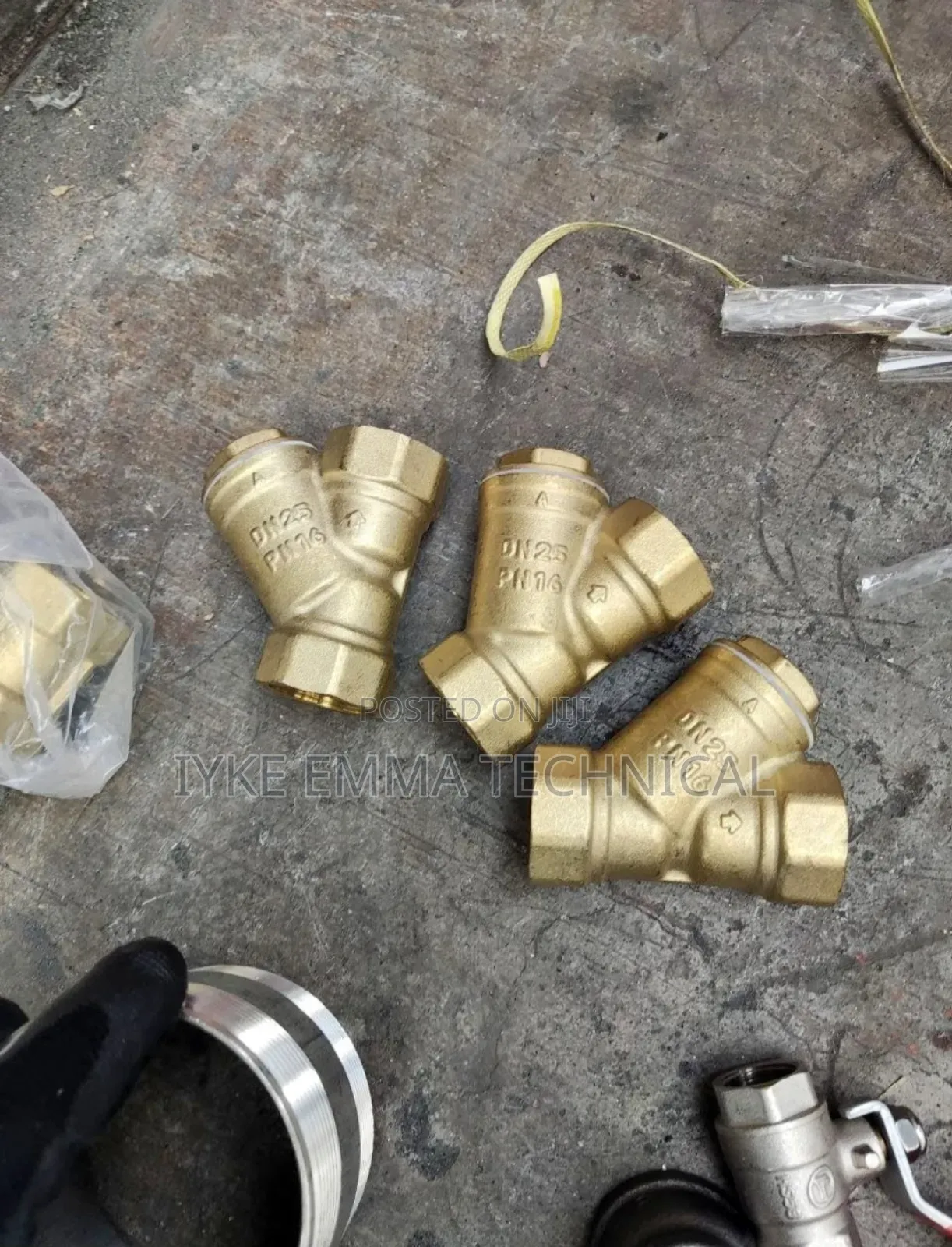 Heavy Duty Brass Y Strainer Valve Size 3/4 to 2 1/2 Inches.