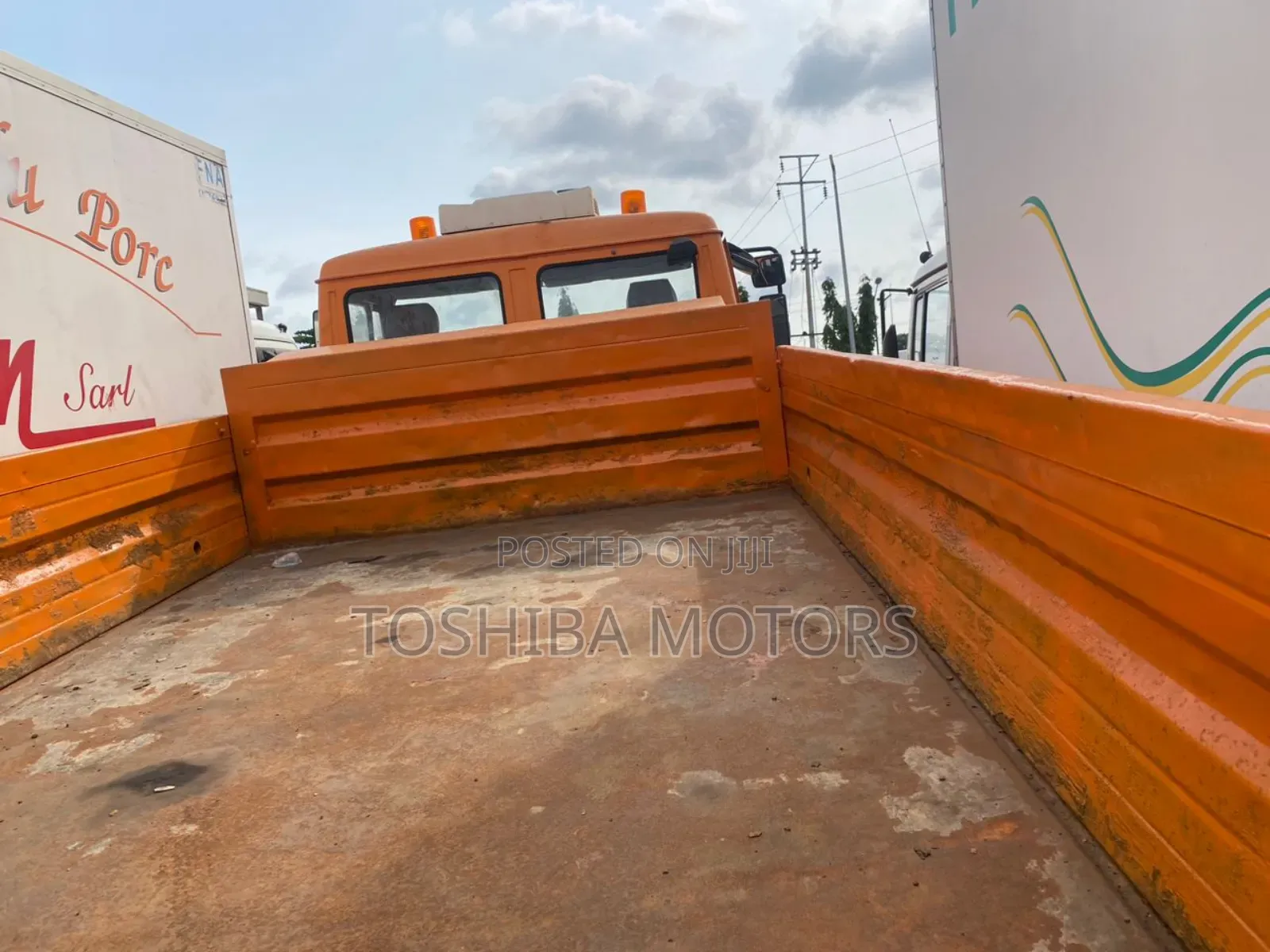 1820 Mercedes Benz Dump Truck