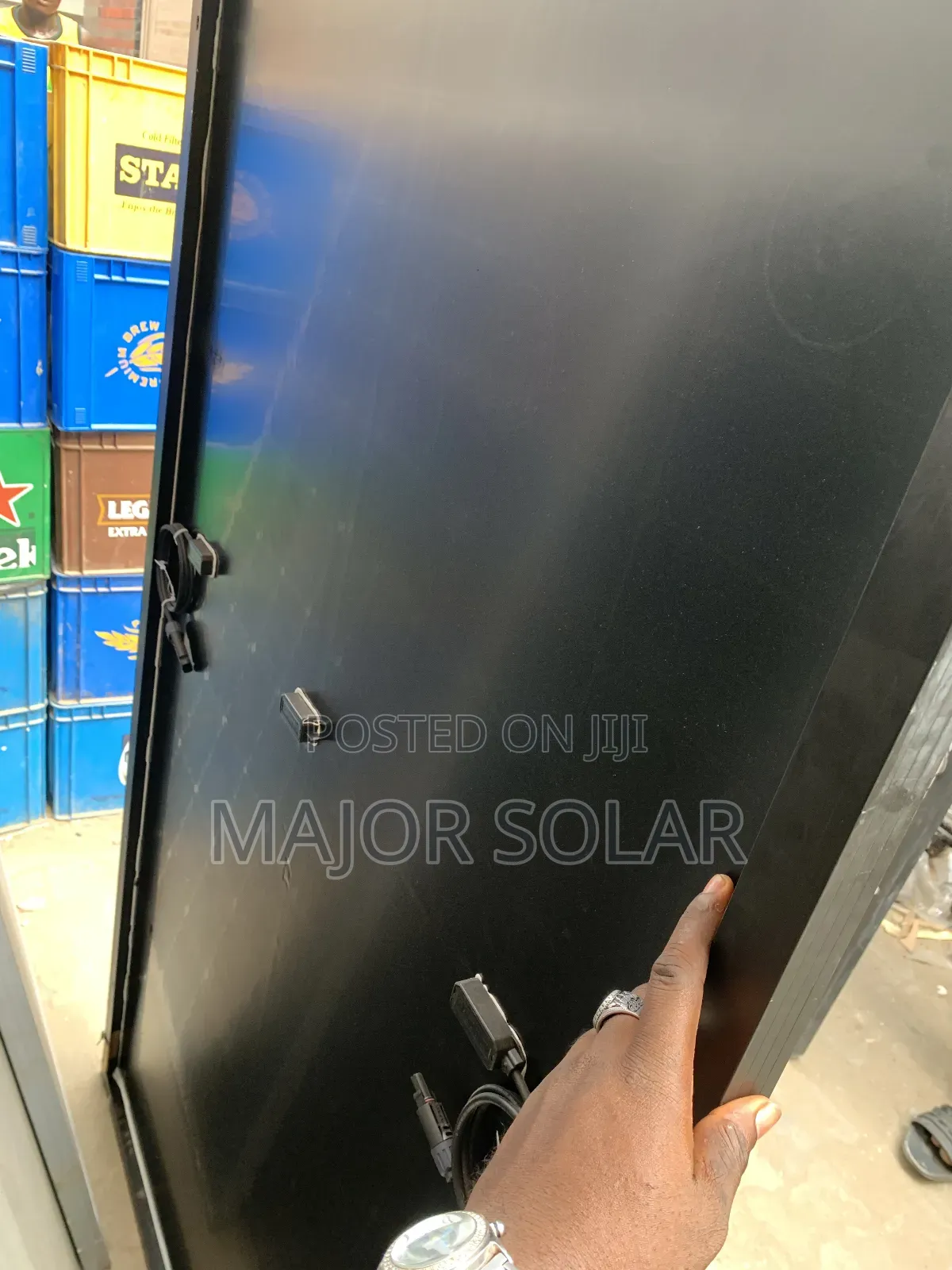 All Black Panel 580 Watts