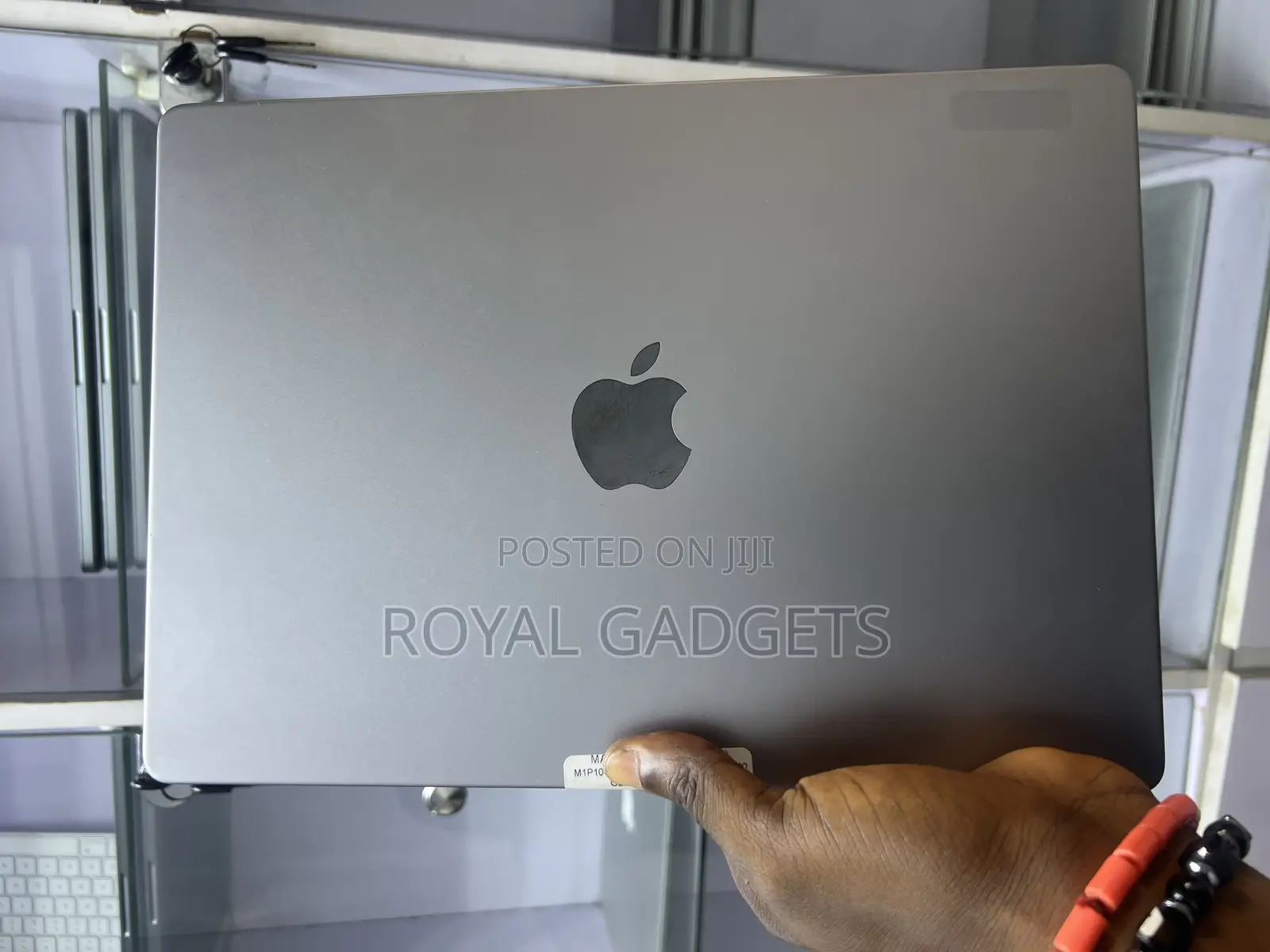 Laptop Apple MacBook Pro 2021 M1 16GB Apple M1 Pro SSD 512GB