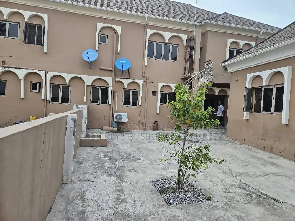 3bdrm House in Oluyole Estate for sale