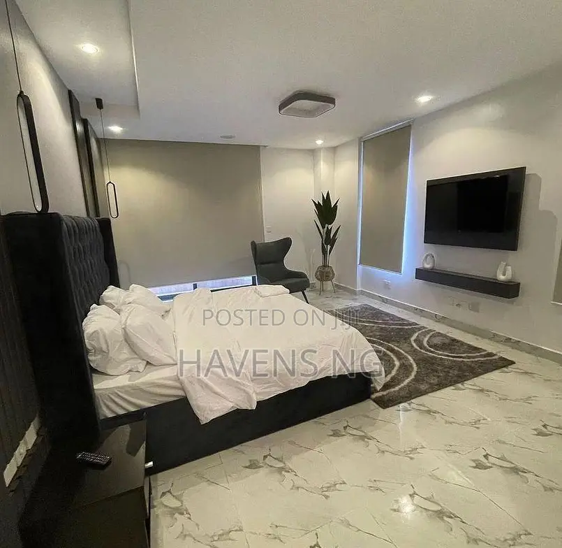 Modern 1-Bedroom Apartment