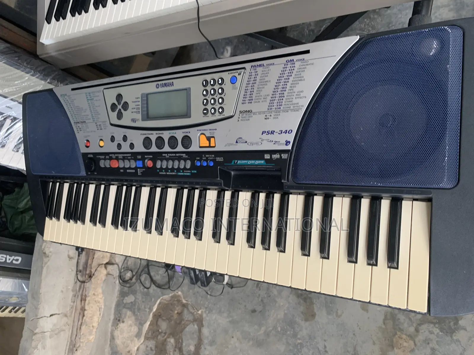 PSR-340 Durable 5-Octave Yamaha Keyboard
