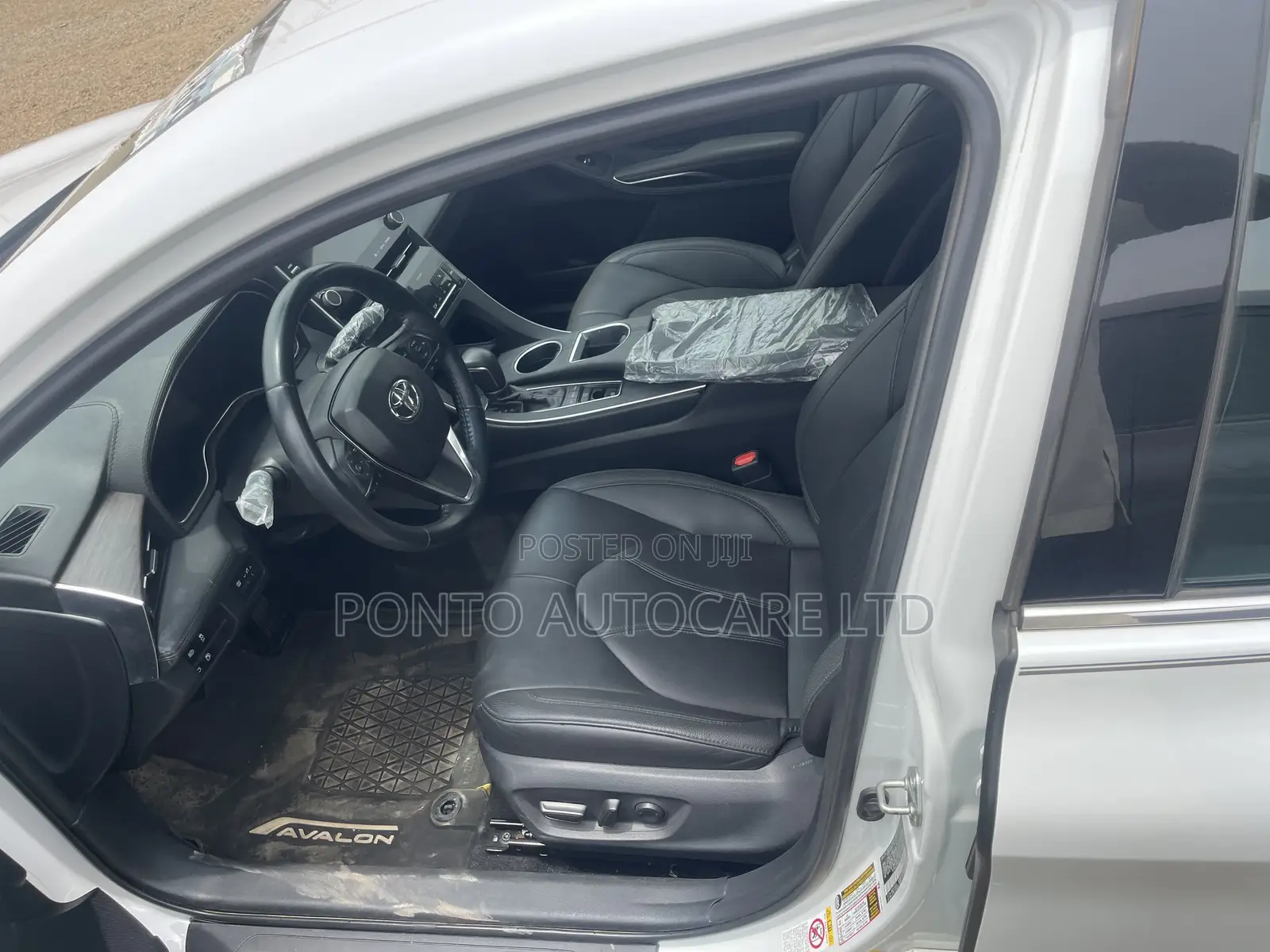Toyota Avalon Limited 2020 White