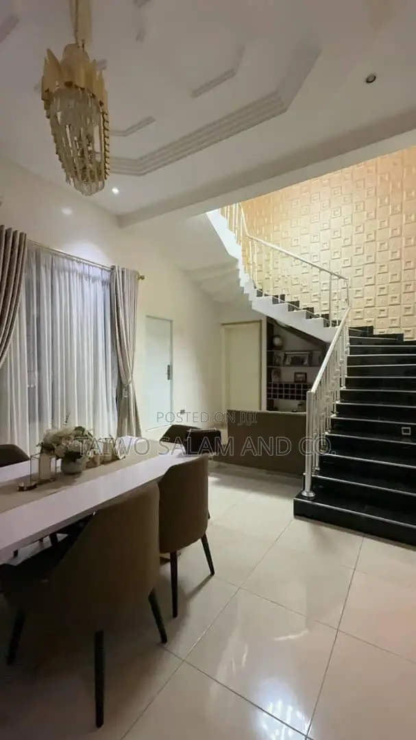 Furnished 5bdrm Duplex in Samonda for sale
