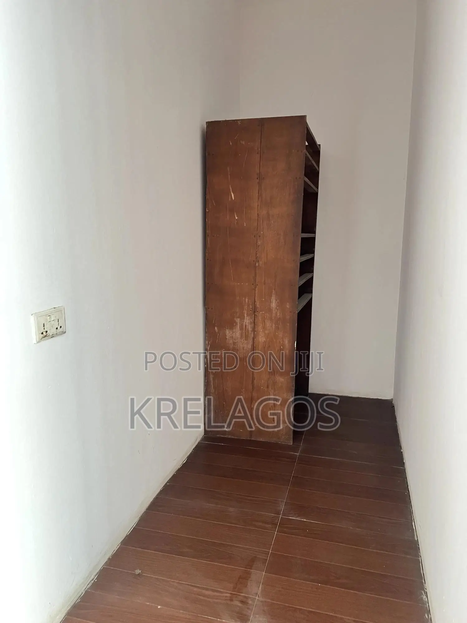 3bdrm Apartment in Chevron for sale