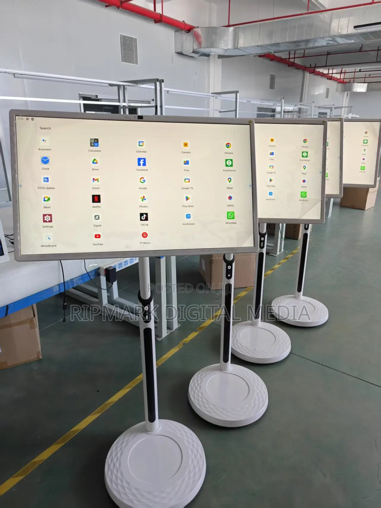 32 Inches Rechargeable Rotating Android Touchscreen