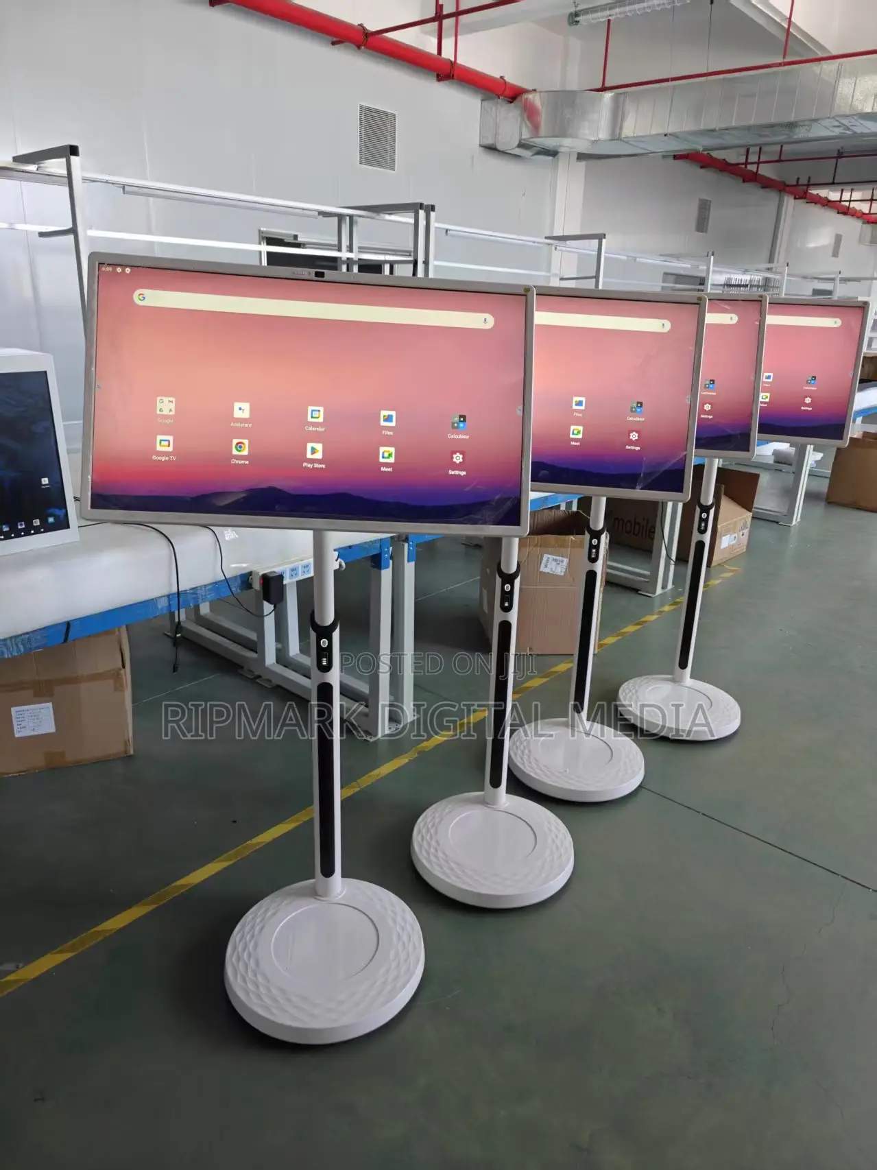 32 Inches Rechargeable Rotating Android Touchscreen