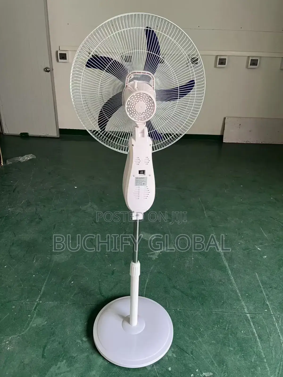 Classic Rechargeable Fan 18 Inches