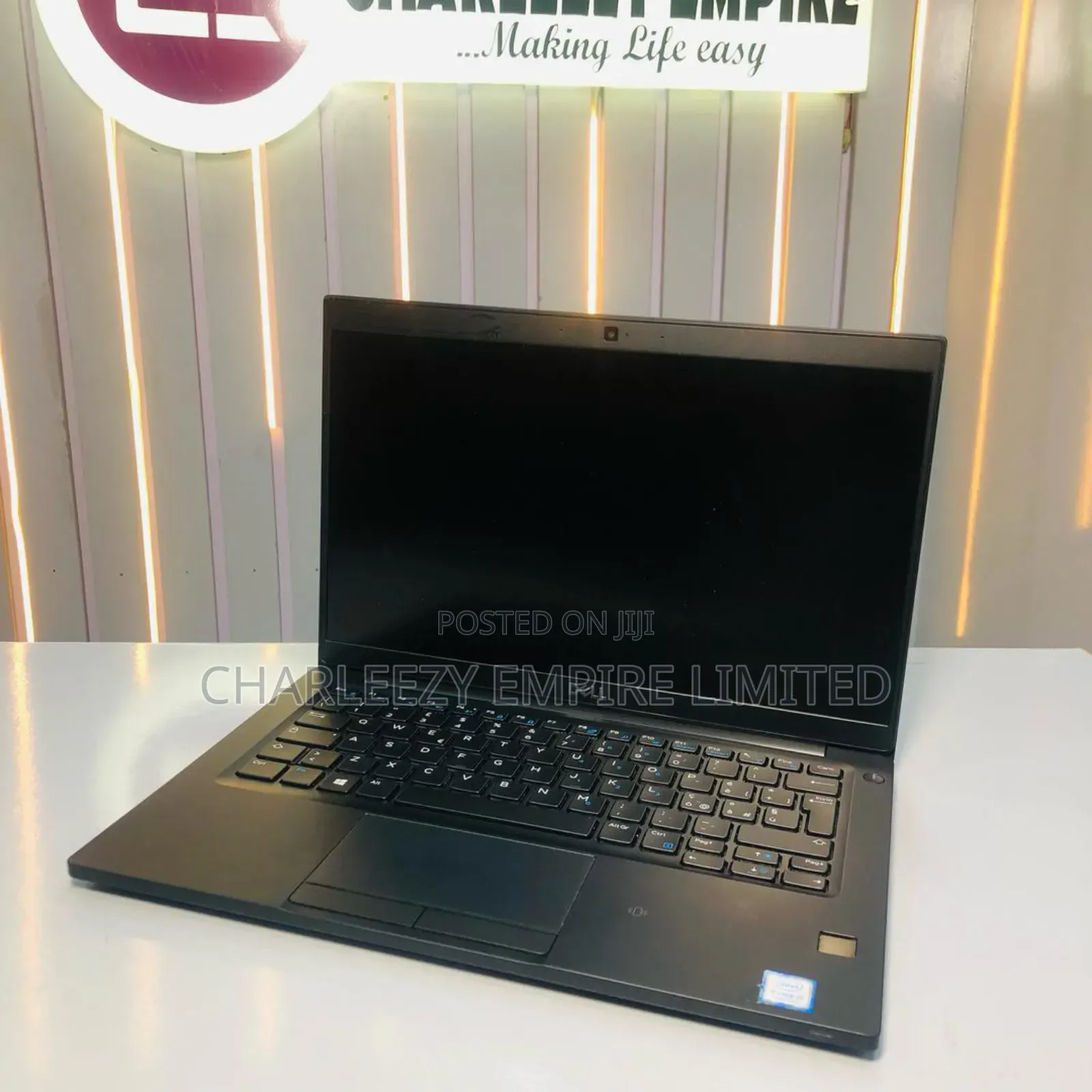 Laptop Dell Latitude 7390 8GB Intel Core I5 HDD 256GB