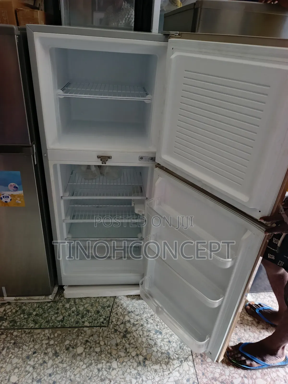 Restpoint Refrigerator 200 Litres