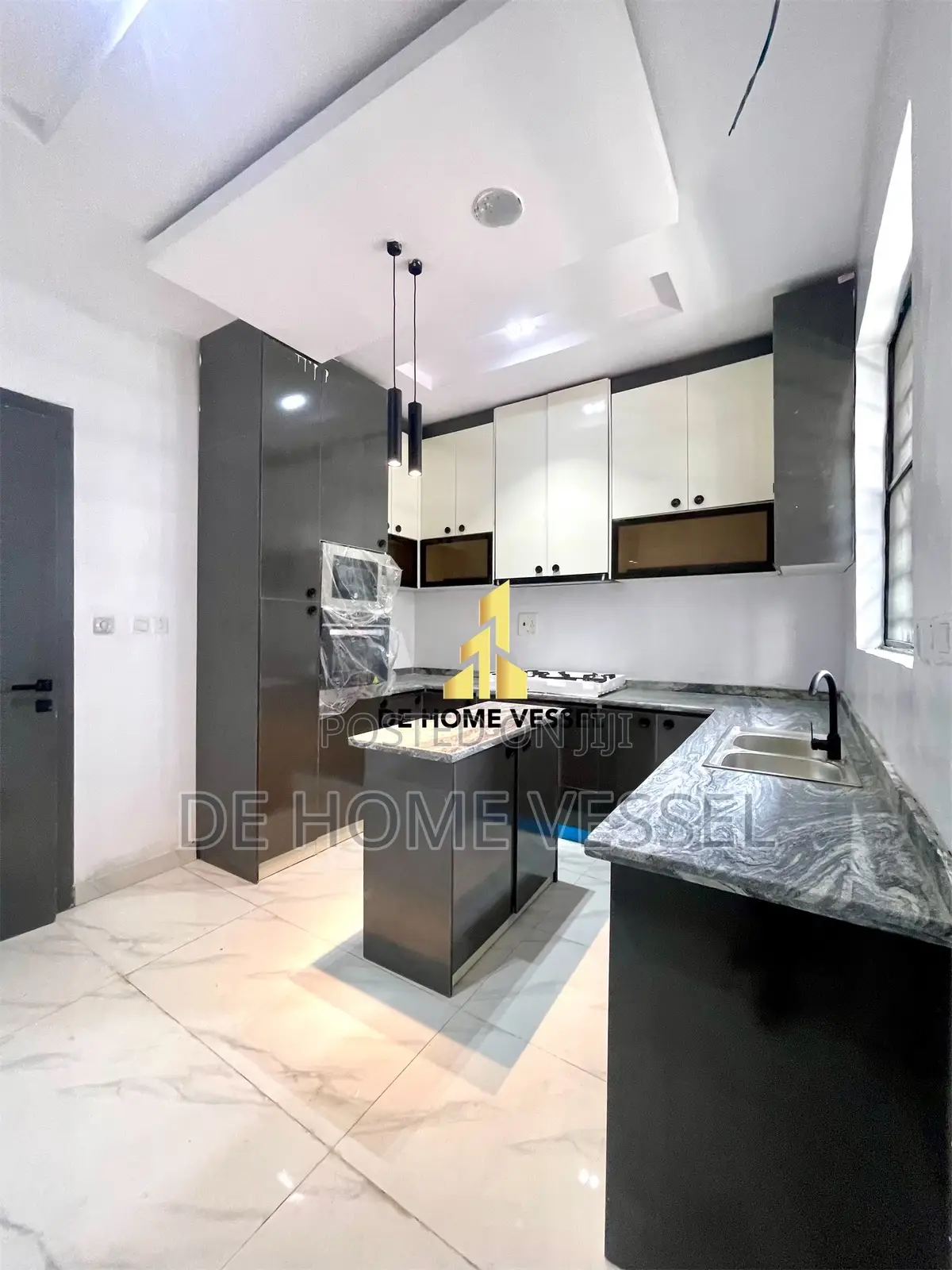 4bdrm Duplex in Agungi for sale